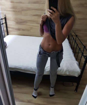 🌹 Эмоциональная и искусная, я способна погрузить вас в мир незабываемого удовольствия и страсти. 💋 Мои услуги украшены ласками, эротическими массажами и многим другим, чтобы удовлетворить вас по полной программе. ✨ Имею отличные отзывы от довольных клиентов, готова поделиться своими настоящими фото, чтоб увидеть всю мою красоту и сексапильность. 📸 Живу в Москве, а точнее по адресу Москва, чтобы сделать нашу встречу еще более удобной. 🌃 Зайдите ко мне, чтобы испытать настоящее наслаждение и погрузиться в мир наших личных фантазий. Жду вас, милые мужчины! 😘 Мария